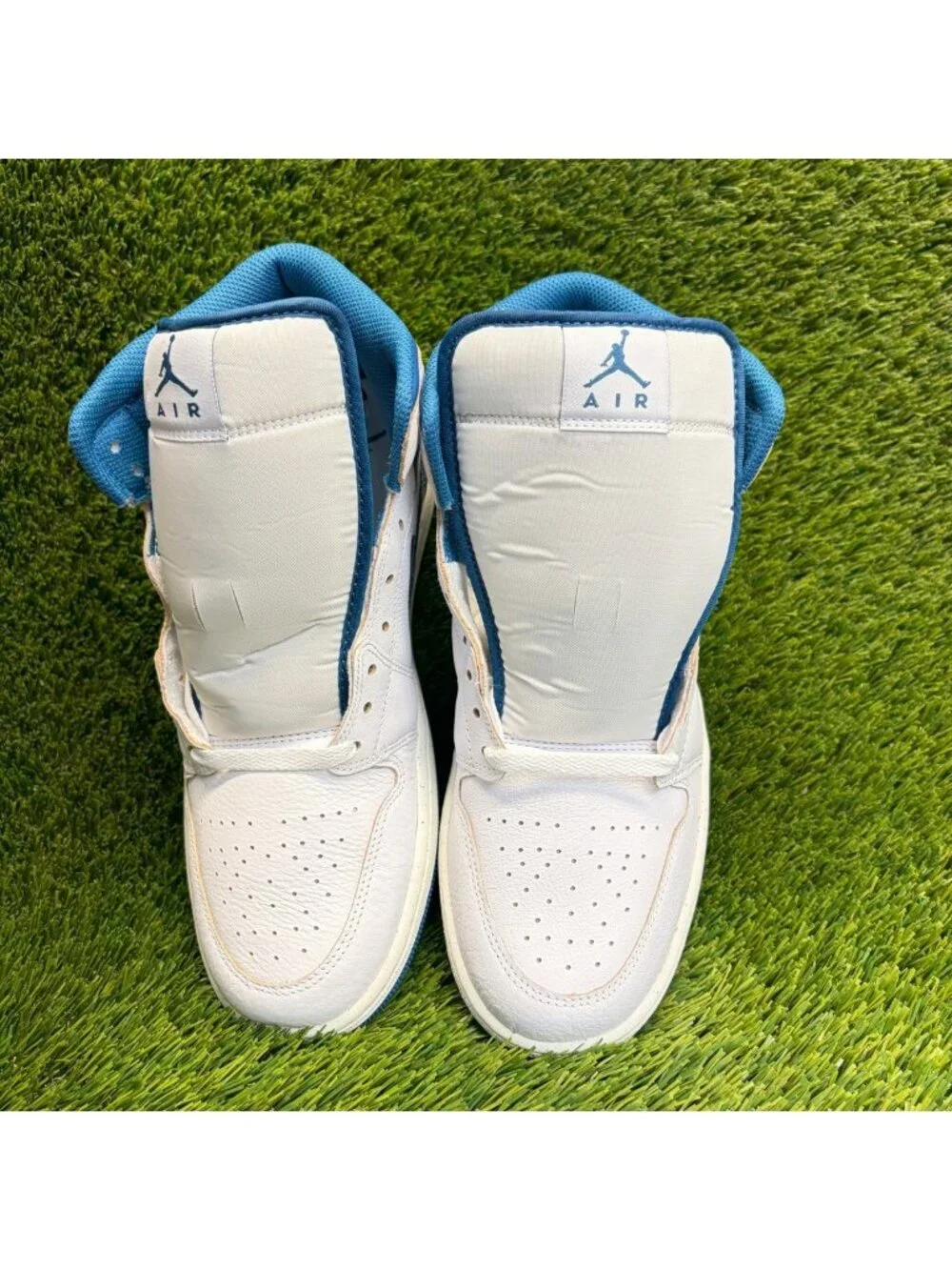 Nike Air Jordan 1 Mid SE Mens Size 10.5 White Blue Basketball Shoes Sneakers